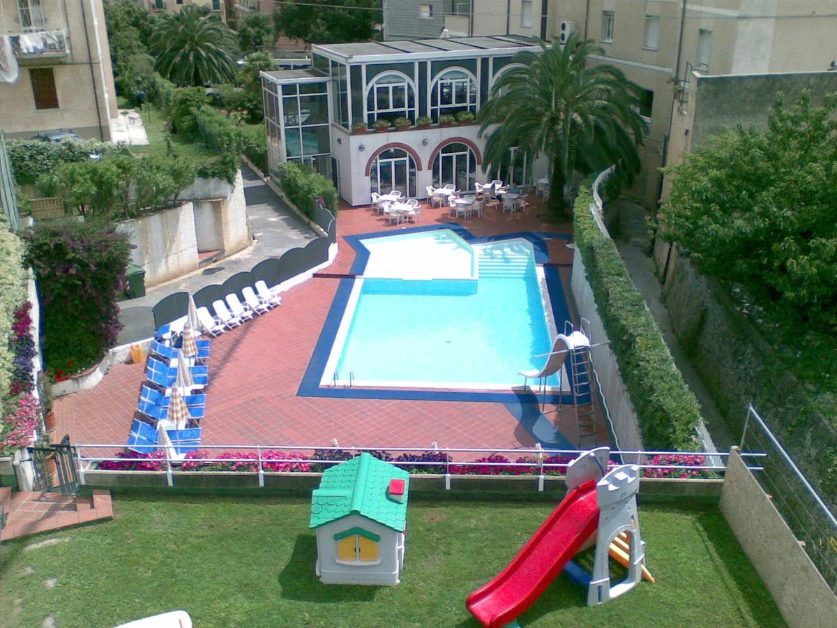 Hotel Riviera 3 Stelle Con Piscina Estiva Gratuita E Garage A Pagamento Споторно Экстерьер фото