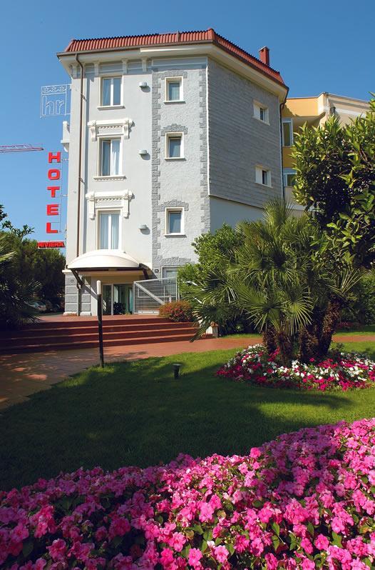 Hotel Riviera 3 Stelle Con Piscina Estiva Gratuita E Garage A Pagamento Споторно Экстерьер фото